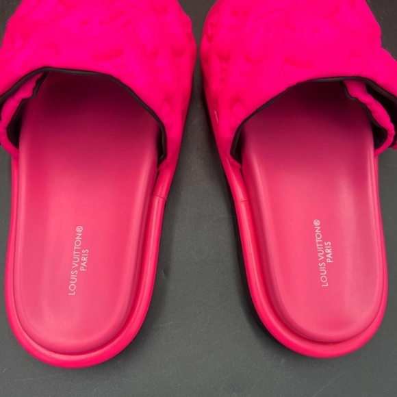 Women's Hot Pink Slides - Picture 1 of 5